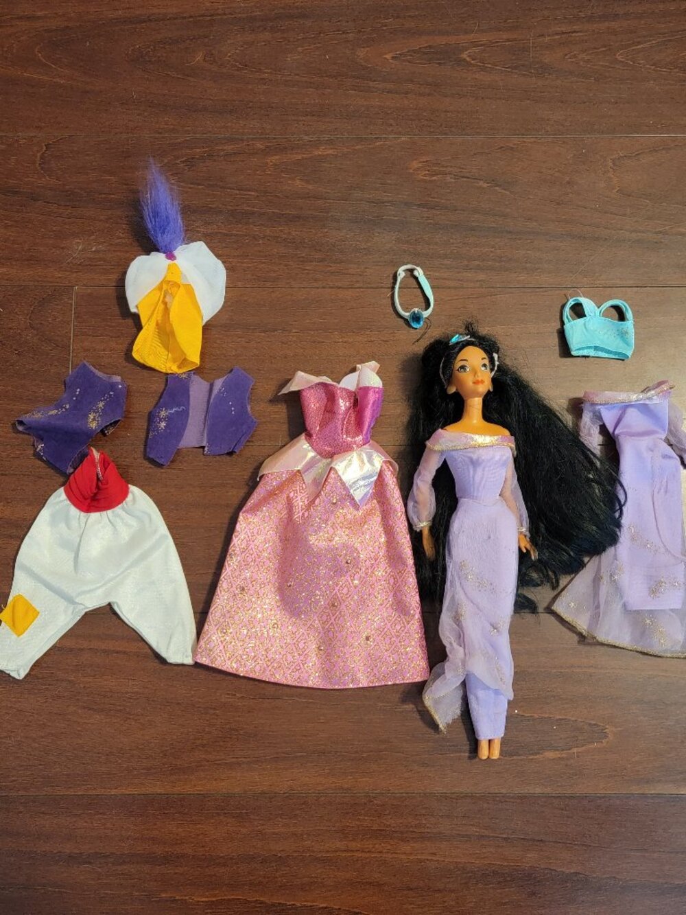 Vintage 1990s Disney Aladdin Princess Jasmine Doll + Clothing Outfit Lot